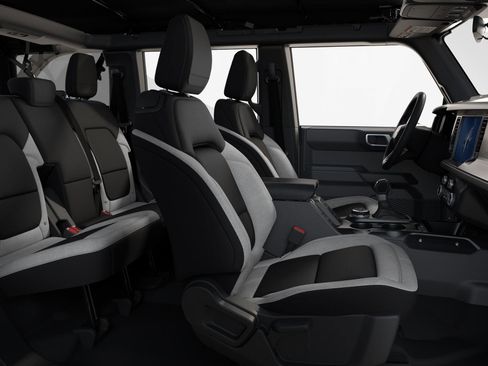 New 2025 Ford Bronco 4-Door image 31