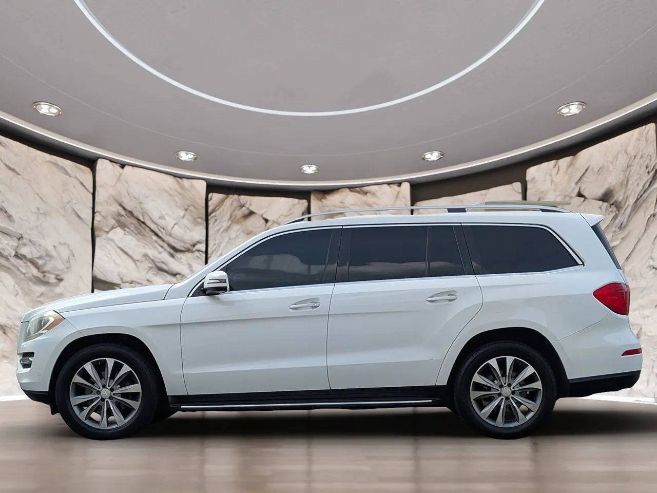 Used 2014 Mercedes-Benz GL 450 4MATIC image 5