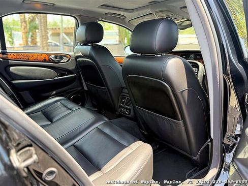 Used 2004 Jaguar XJ8 image 35