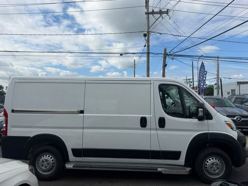 Used 2025 RAM ProMaster 2500 w/ U-Haul Equipment Group FWD image 5