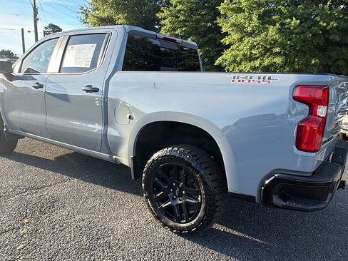 Used 2024 Chevrolet Silverado 1500 LT Trail Boss w/ Convenience Package II AWD/4WD image 10