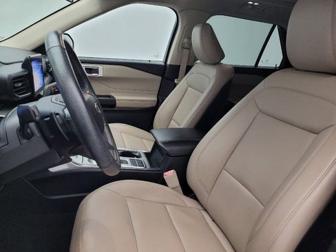 Used 2020 Ford Explorer XLT w/ Equipment Group 202A image 17