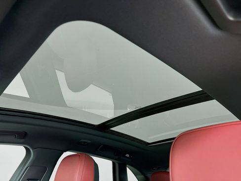 New 2026 Porsche Macan image 23