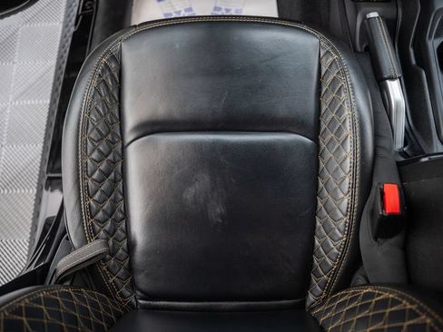 Used 2022 Jeep Wrangler Unlimited Sahara AWD/4WD image 34