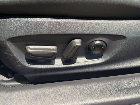 Certified 2018 Toyota Camry SE w/ Moonroof Package FWD image 24