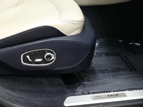 Used 2021 Aston Martin DBX AWD/4WD image 79