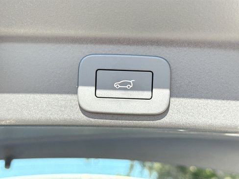 New 2026 Jaguar F-PACE R-Dynamic S image 13