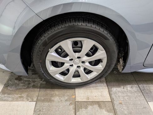 Used 2025 Toyota Corolla LE image 7