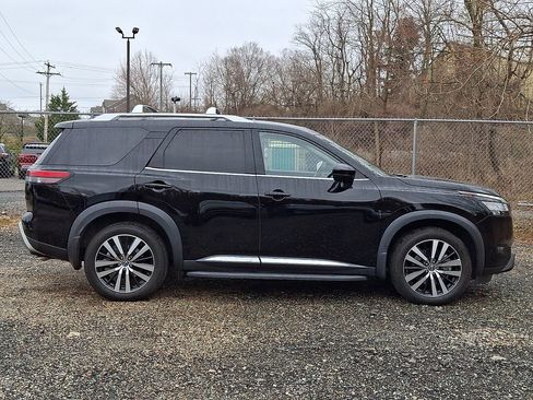Used 2023 Nissan Pathfinder Platinum w/ Lighting Package (N93) image 7