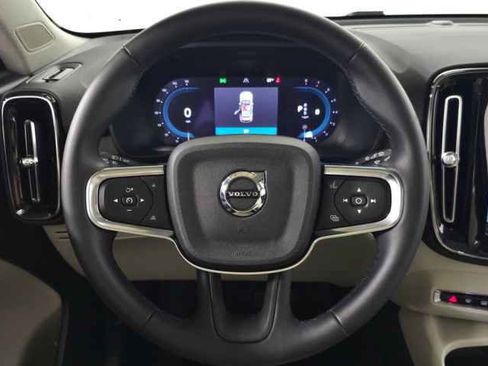 Used 2023 Volvo XC40 B5 Plus w/ Protection Package Premier image 19