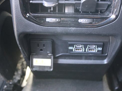 Used 2024 Jeep Grand Cherokee Altitude AWD/4WD image 19