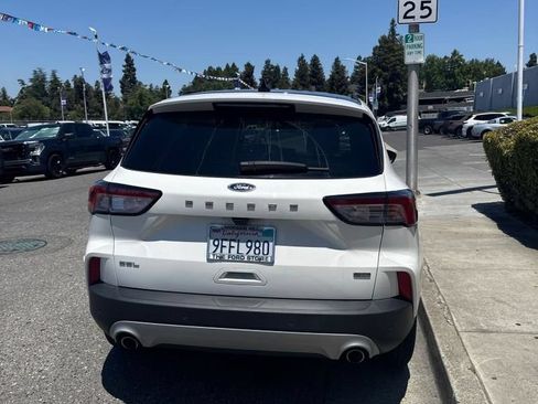 Used 2022 Ford Escape SEL w/ Technology Package FWD image 4