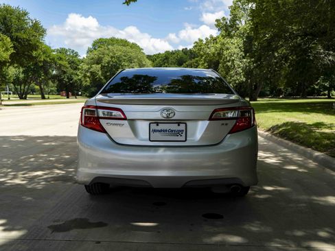 Used 2013 Toyota Camry SE FWD image 8