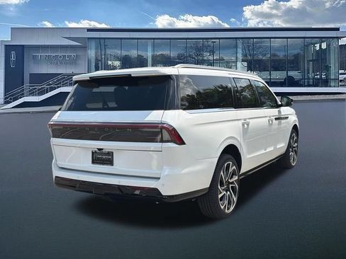 New 2027 Lincoln Navigator L Black Label AWD/4WD image 8