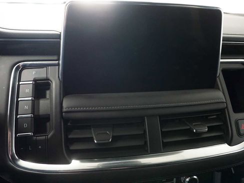 Used 2024 GMC Yukon XL SLE image 22