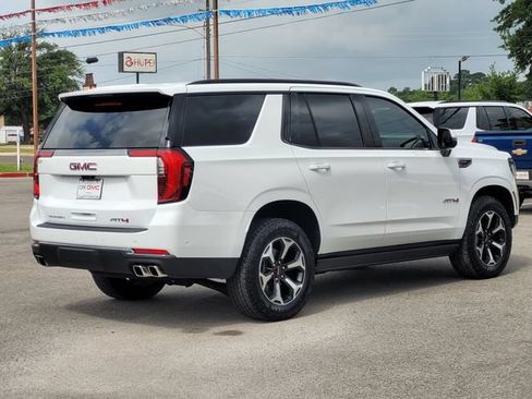 Used 2025 GMC Yukon AT4 w/ AT4 Premium Package AWD/4WD image 5