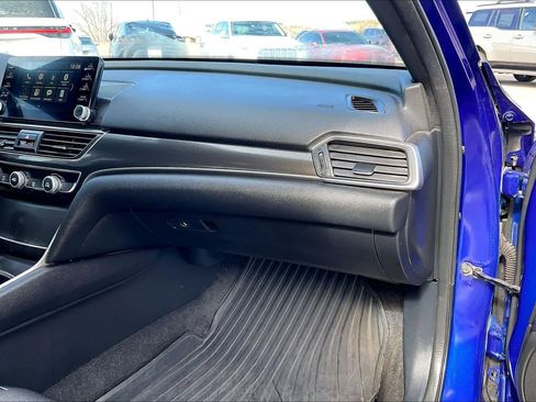Used 2018 Honda Accord Sport image 18