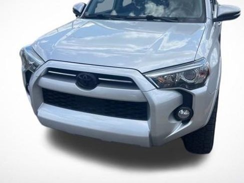 Used 2020 Toyota 4Runner SR5 Premium w/ Moonroof Package AWD/4WD image 2