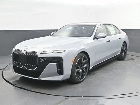 New 2026 BMW 740i w/ Executive Package RWD image 1