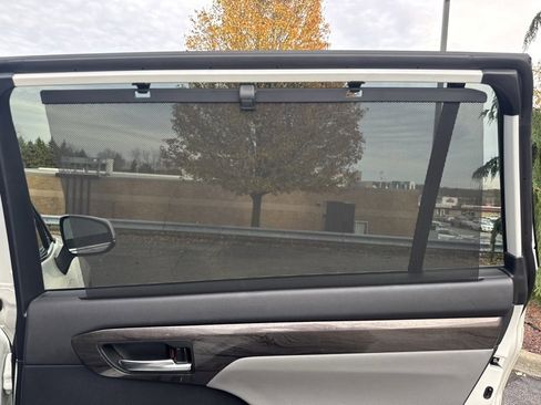 Used 2021 Toyota Highlander Limited image 49