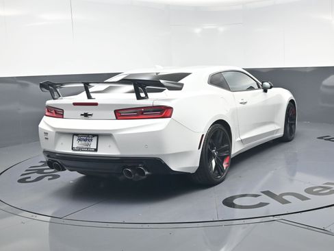 Used 2018 Chevrolet Camaro SS w/ Redline Edition RWD image 9