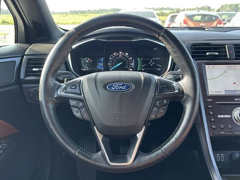 Used 2020 Ford Fusion Titanium FWD image 13