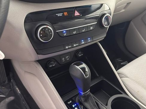 Used 2020 Hyundai Tucson SE image 20