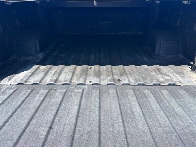 Used 2019 Chevrolet Silverado 1500 High Country w/ Technology Package AWD/4WD image 7