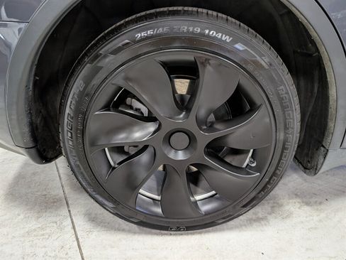 Used 2021 Tesla Model Y Long Range AWD/4WD image 13