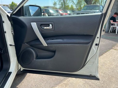 Used 2008 Nissan Rogue SL w/ Premium Pkg AWD/4WD image 16