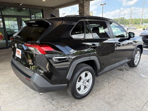 Used 2021 Toyota RAV4 XLE FWD image 6