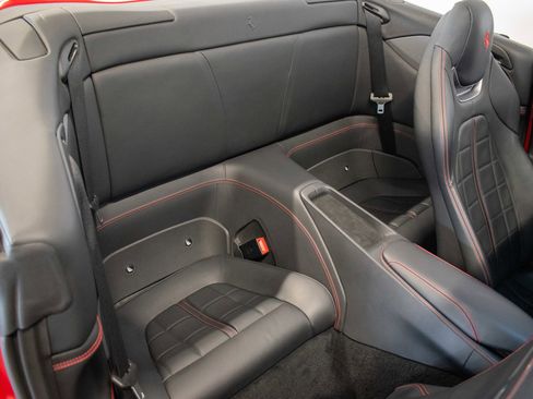 Used 2020 Ferrari Portofino RWD image 11