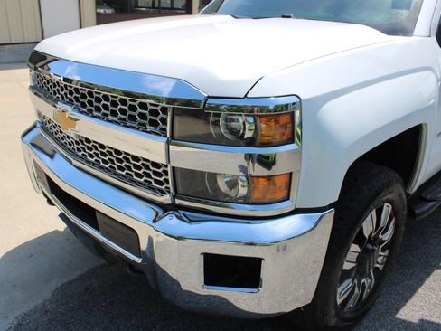 Used 2019 Chevrolet Silverado 2500 W/T AWD/4WD image 3