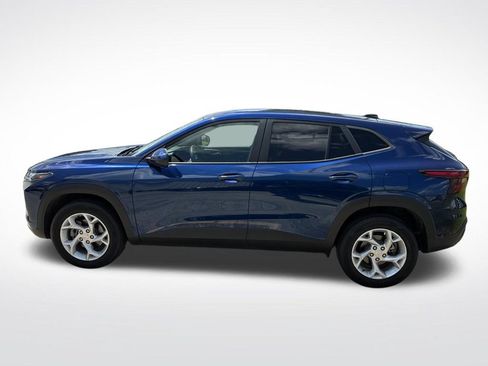Used 2024 Chevrolet Trax LS w/ LS Convenience Package FWD image 12