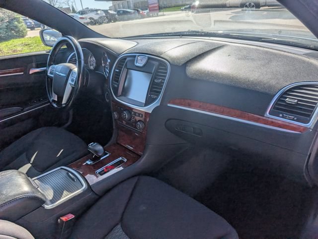 Used 2012 Chrysler 300 RWD image 21