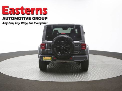 Used 2025 Jeep Wrangler Unlimited Sahara AWD/4WD image 33