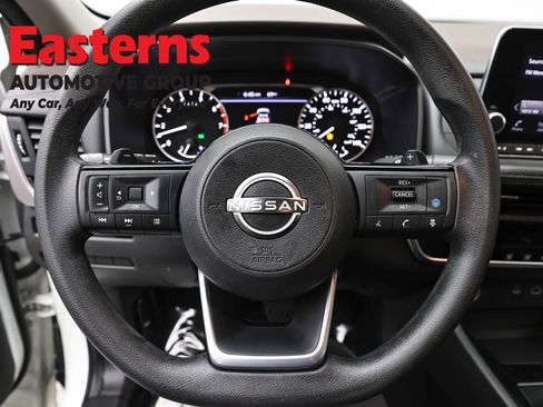 Used 2023 Nissan Rogue SV AWD/4WD image 10