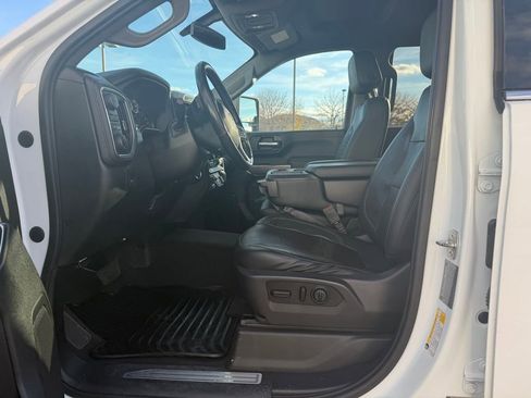 Used 2020 Chevrolet Silverado 2500 LTZ w/ Z71 Off-Road Package image 10