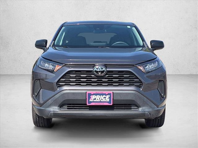 Used 2022 Toyota RAV4 LE AWD/4WD image 2