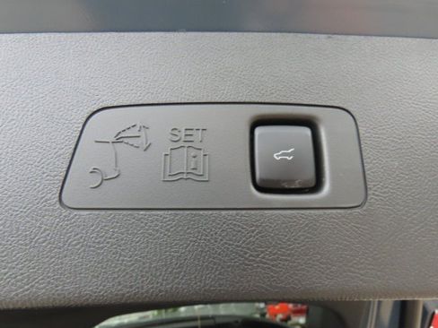 Used 2024 Lincoln Corsair FWD w/ Equipment Group 101A image 13