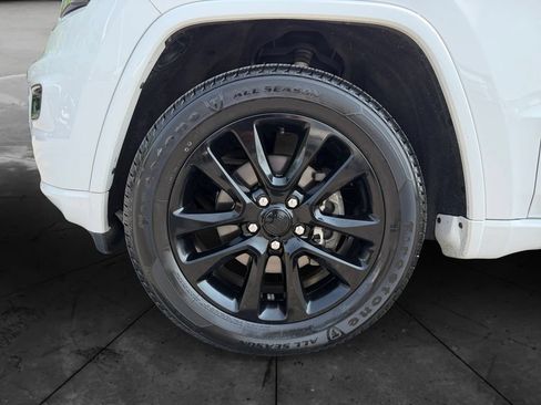 Used 2020 Jeep Grand Cherokee Altitude AWD/4WD image 14