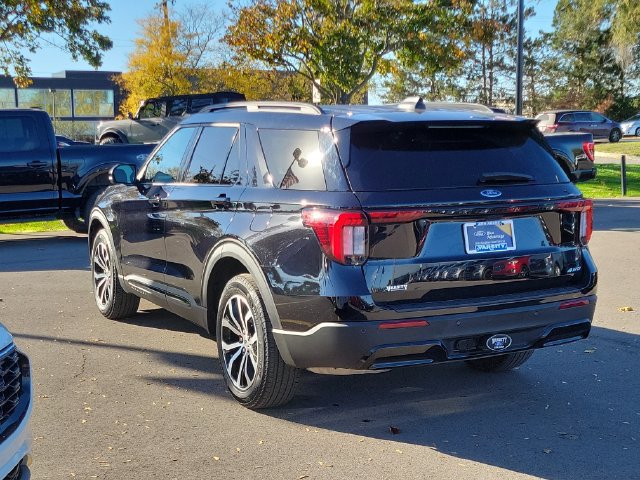 Certified 2025 Ford Explorer ST-Line AWD/4WD image 5