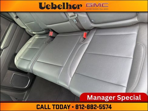 Used 2025 GMC Sierra 1500 SLT AWD/4WD image 17