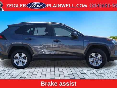 Used 2021 Toyota RAV4 LE AWD/4WD image 6