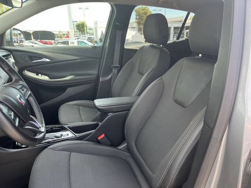 Used 2025 Buick Encore GX Preferred AWD/4WD image 28