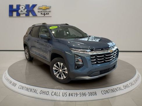 Used 2025 Chevrolet Equinox LT w/ Convenience Package II FWD image 1