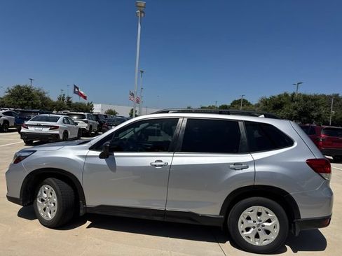 Used 2019 Subaru Forester AWD/4WD image 5