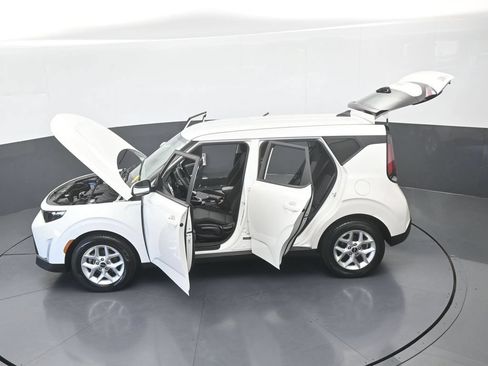 Used 2024 Kia Soul LX w/ Option Group 015 FWD image 61