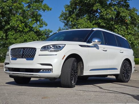 Used 2022 Lincoln Aviator Black Label w/ Class IV Trailer Tow Package AWD/4WD image 13