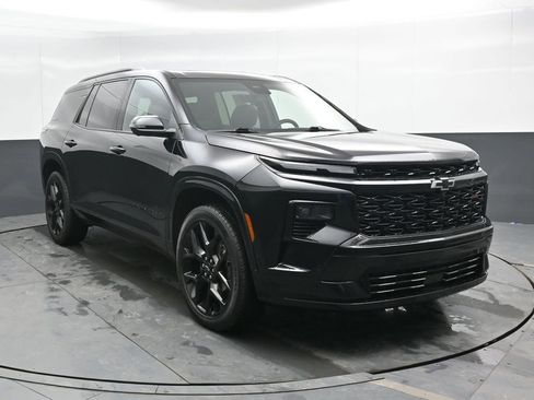 Used 2024 Chevrolet Traverse RS w/ LPO, Floor Liner Package image 5